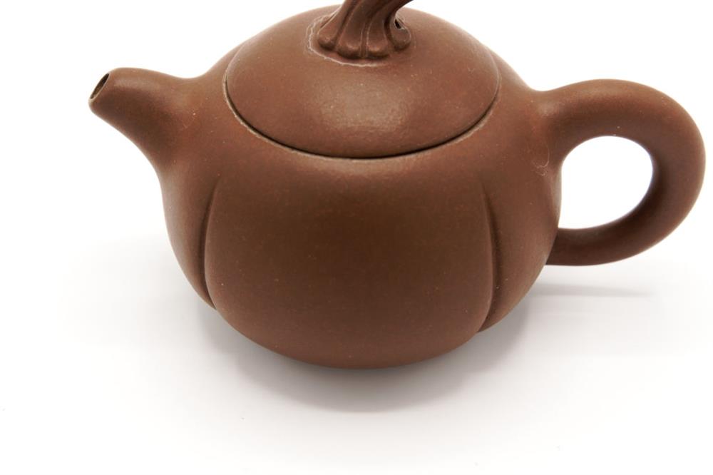 Real 1980's Factory 2 Yixing teapot. This has been used. Notice the nice shine and calcium deposits